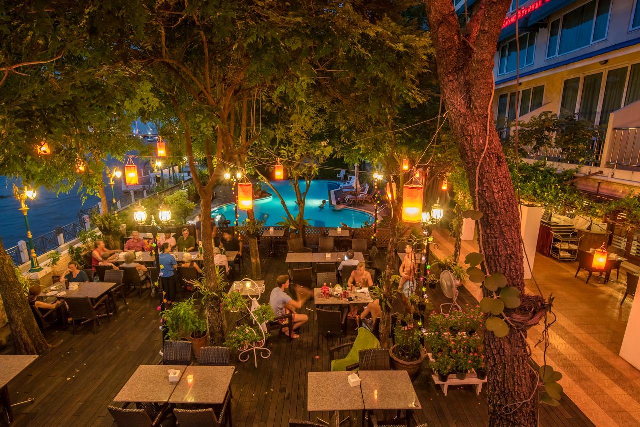 New Siam Riverside Bangkok Exterior foto